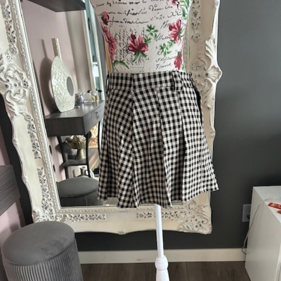 Skirt checkered mini skirt size 4 with pleat and flare - Picture 2 of 4